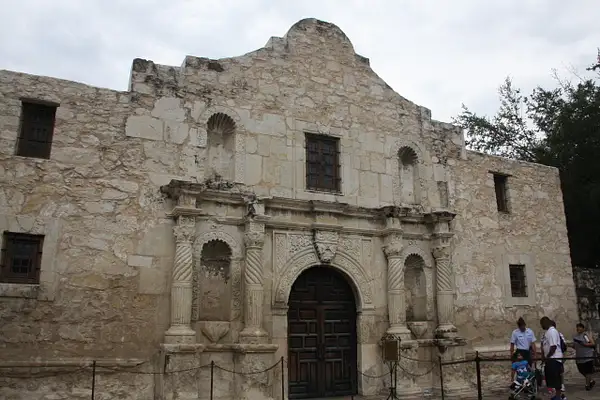 Alamo facade by ThomasCarroll235