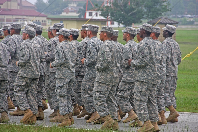 Airborne School  graduates  move to the graduation exercises.