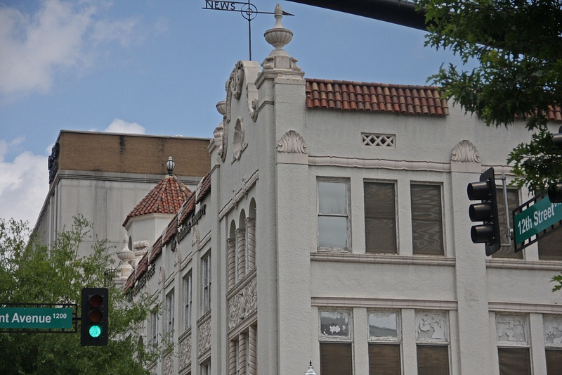 A landmark building, home of Columbus' main newspaper