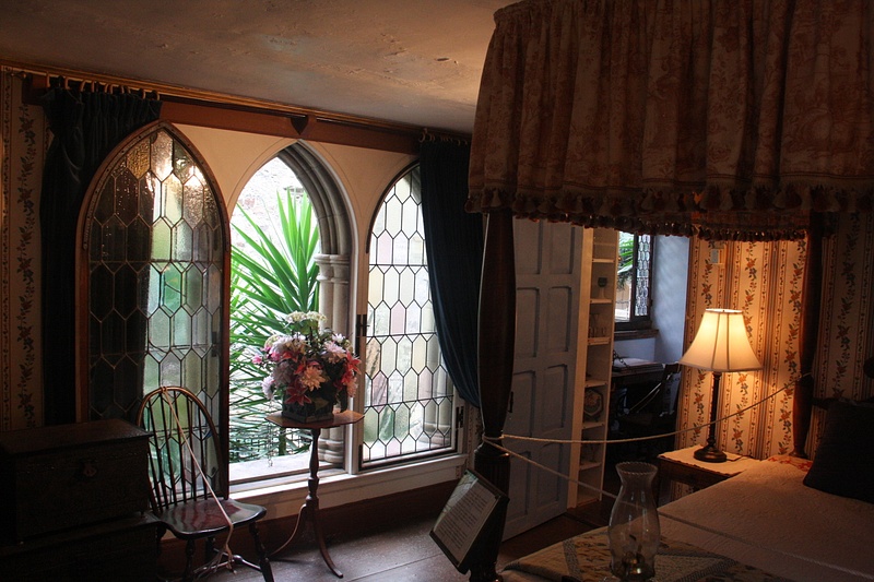 Guest bedroom, Hammond Castle