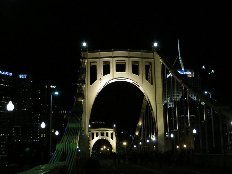 Clemente Bridge at night