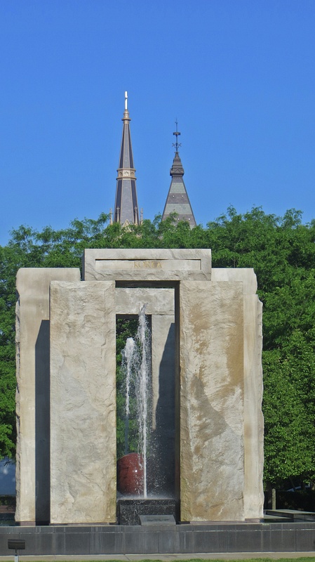 Stonehenge War Memorial, Notre Dame