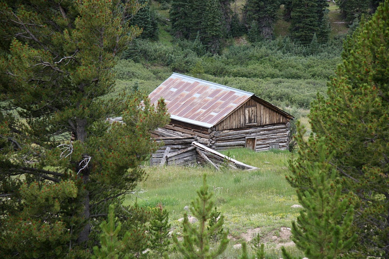 Old cabin near Independence Pass