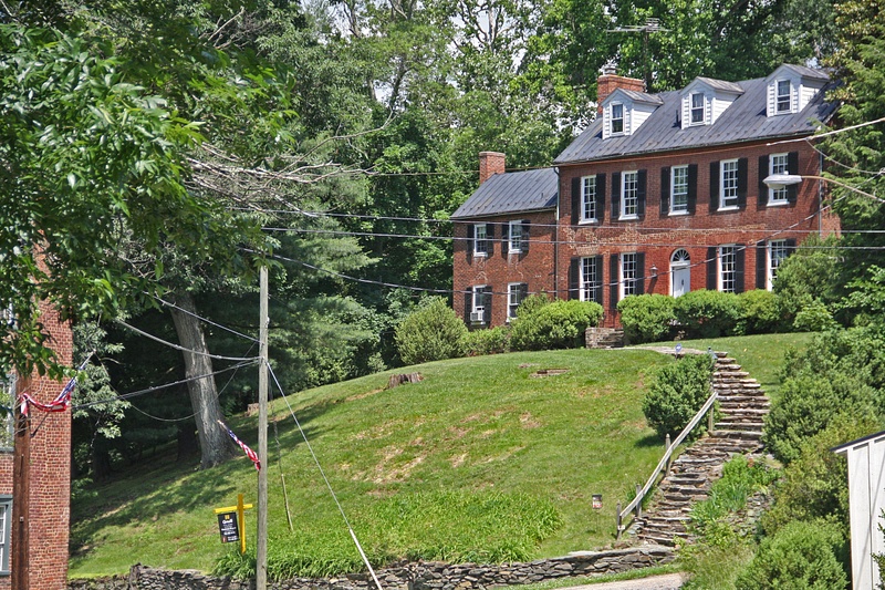 A classic Virginia home