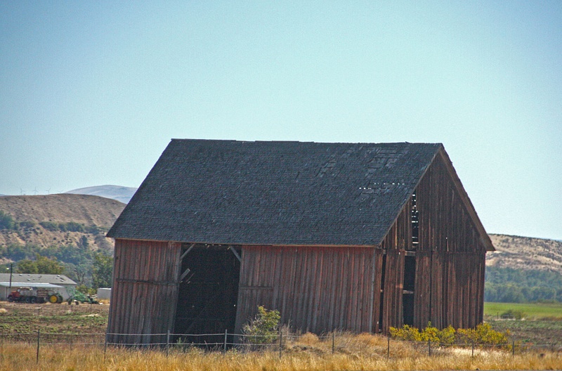 An antique barn in Central Washington