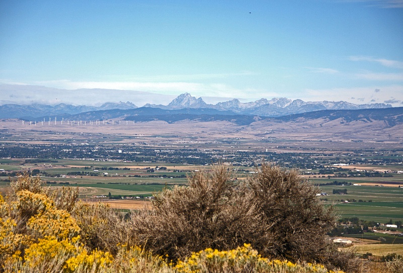 View of Ellensberg and the Cascade Range beyond