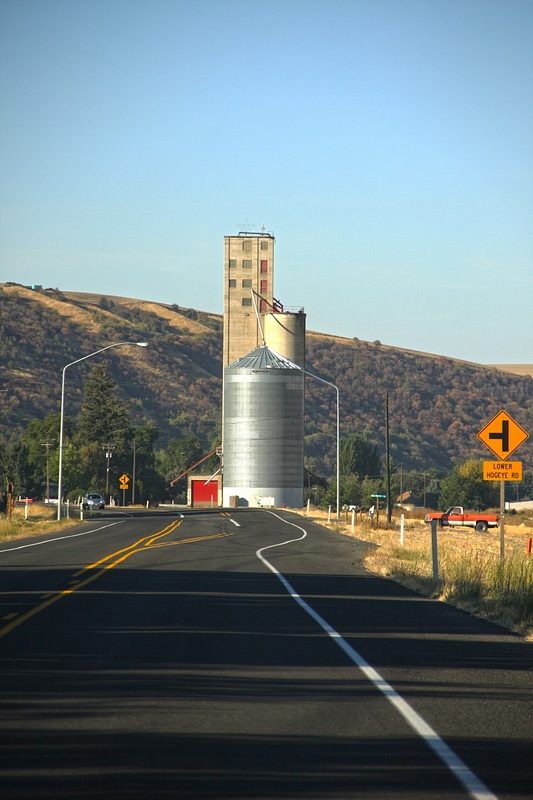 Grain silo west of Dayton