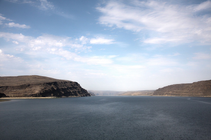 Columbia River-This section is named Wanapum Lake, a reservoir formed by Wanapum Dam