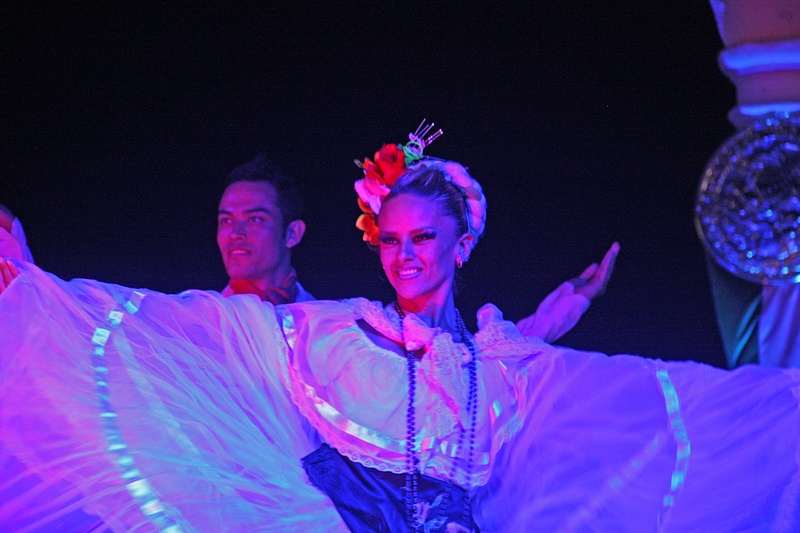 Mexican folk  dancers