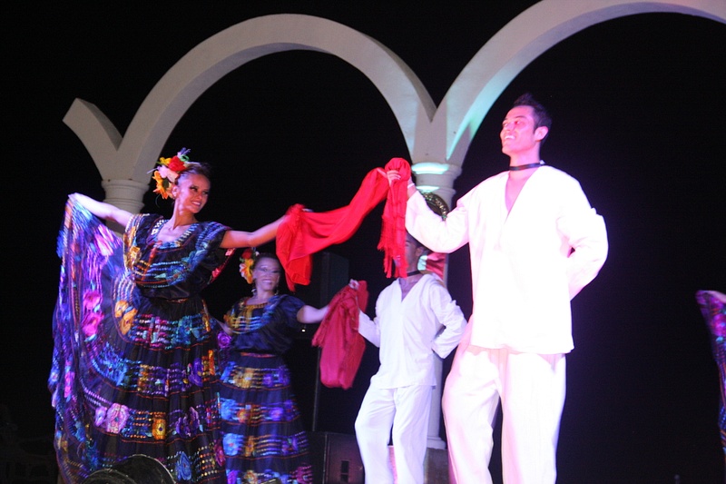 Mexican folk  dancers