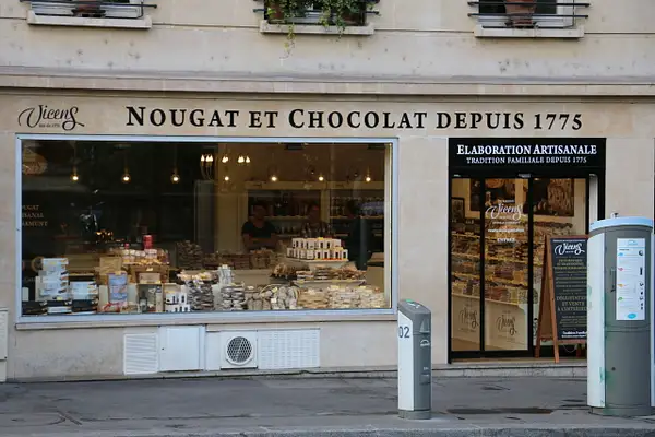 Making epicurean chocolates on Isle St Louis since...