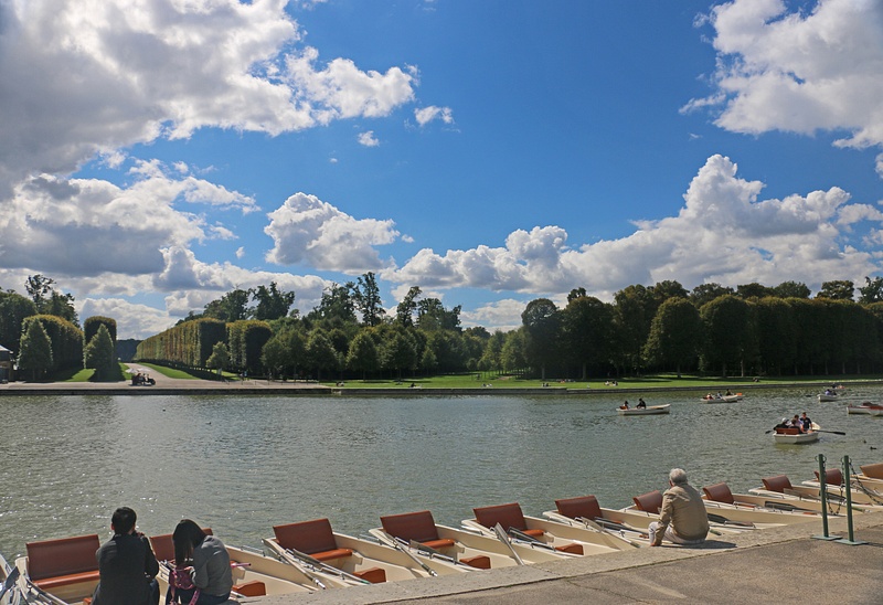 The Gardens of Versailles-Boat rentals on the Grand Canal