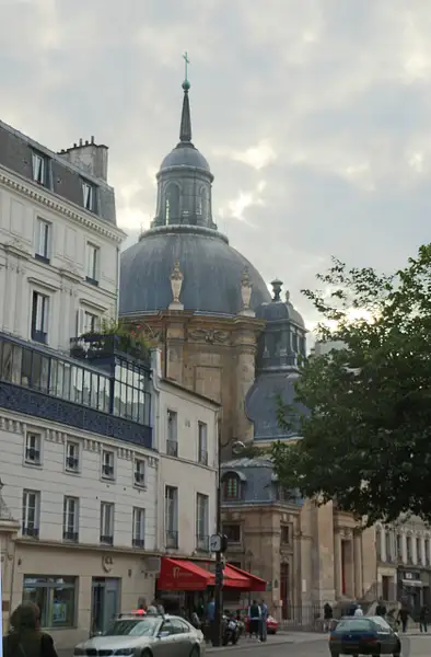 After our trip to Versailles, back 'home' in Le Marais,...