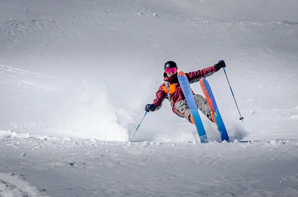 heli skier-selkirk mountains-canada