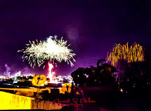 MGE  photo  Firework 012023 2022  2023...
