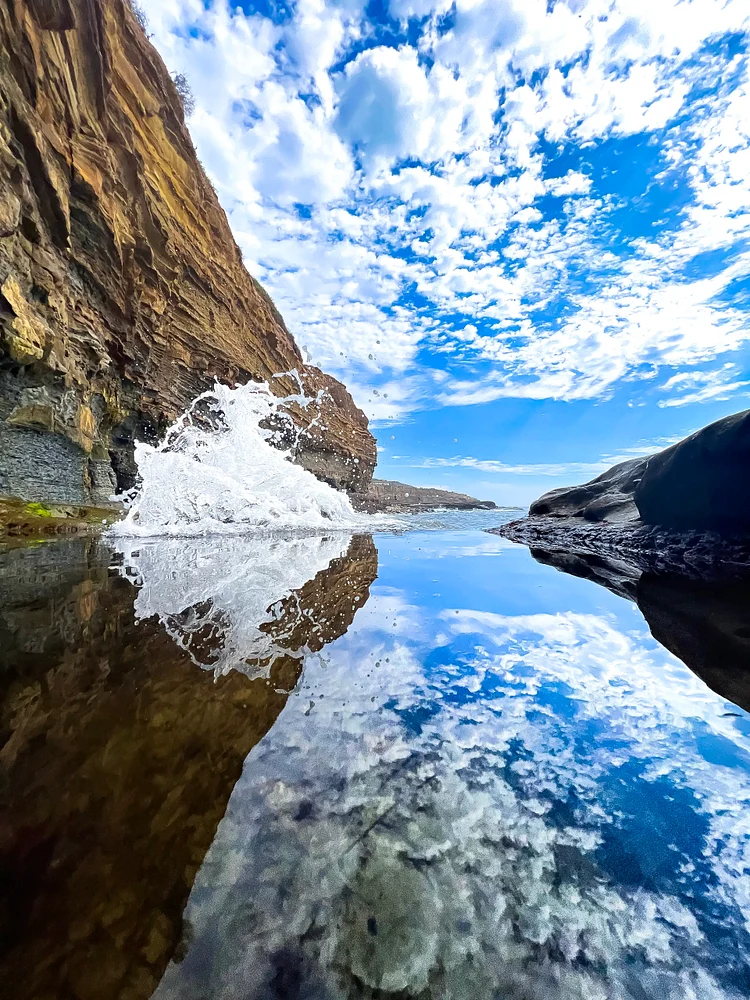 Stunning Reflections of Crashing Waves at La Jolla Cove