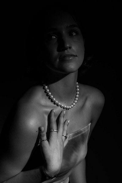 North Alabama Photographer - Renaissance Photo - Old Hollywood Style Portrait Shadow - Home screen - Renaissance Photo