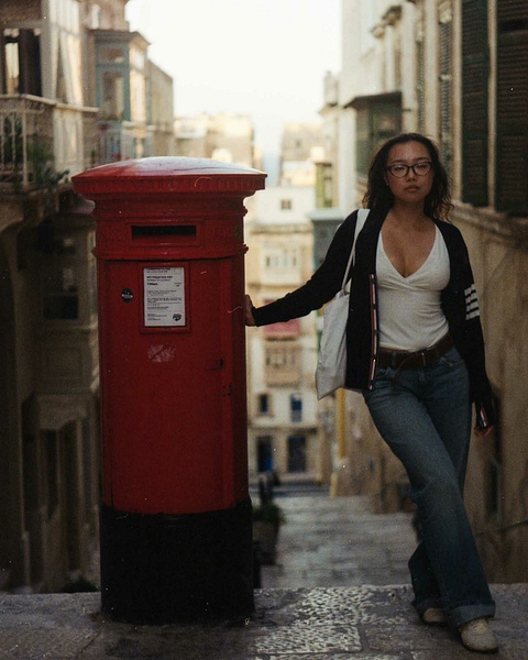 Film Photographer in North Alabama - Renaissance Photo - Womans Color Film Photo in Malta - Home screen - Renaissance Photo