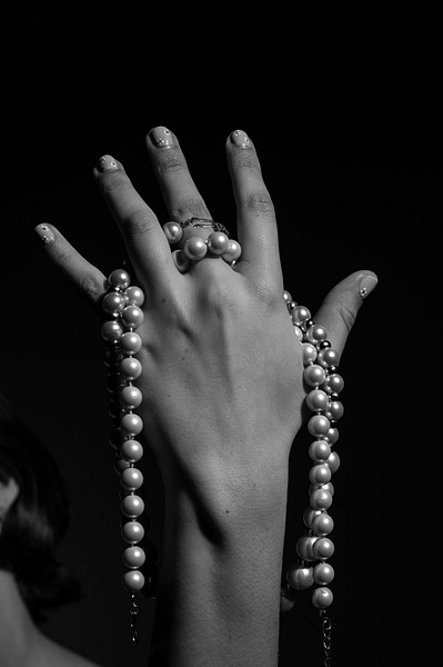 Florence Alabama Photographer - Renaissance Photo - Old Hollywood Style Pearl Necklace - Home screen - Renaissance Photo