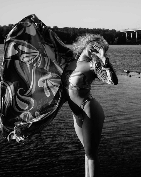 Dramatic Black And White Portrait photographed in North Alabama - Home screen - Renaissance Photo