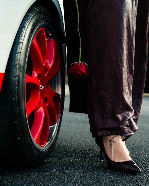 alabama photographer - Renaissance Photo - porsche and rose detail photo - Home screen - Renaissance Photo