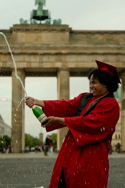 Editorial Graduation portrait Berlin Germany - Home screen - Renaissance Photo
