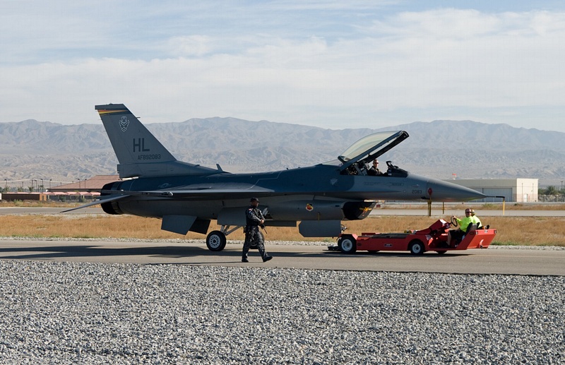 101106-2012F-16Tow