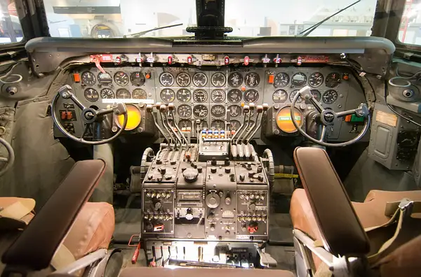 100924-8712DC-7Cockpit by SpecialK