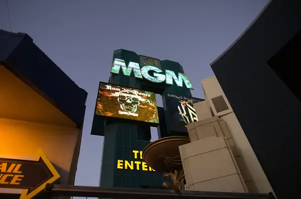 121025-0604MGMSign by SpecialK