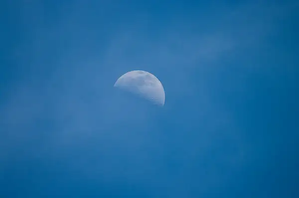 110312-9426Moon by SpecialK