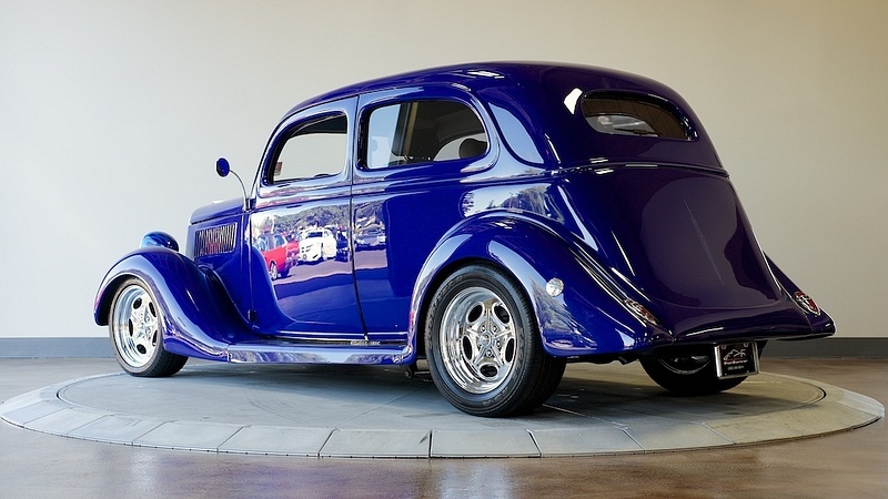 1935 Ford 1330