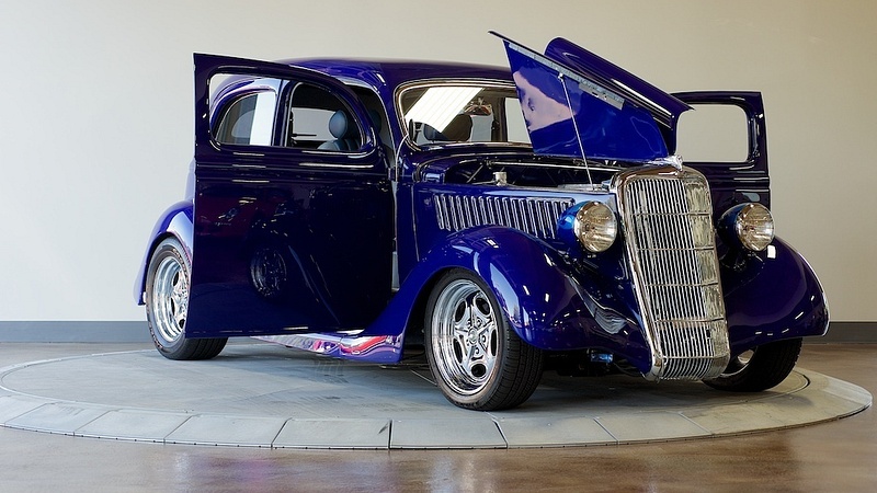 1935 Ford 1350