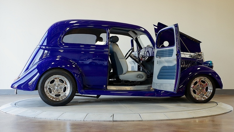 1935 Ford 1377