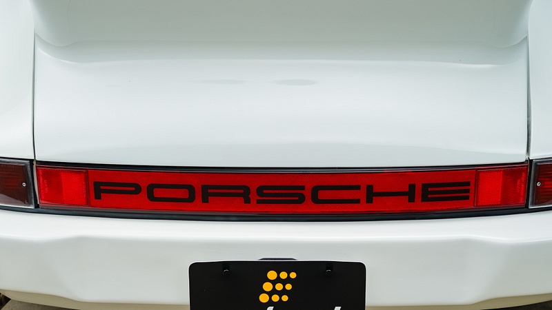 Web 7467 85 Porsche Carrera-70