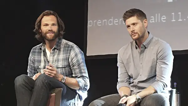 JibCon2016J2SatVideo01_802 by Val S.
