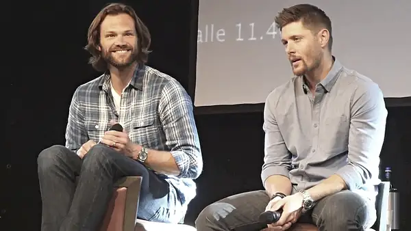 JibCon2016J2SatVideo01_805 by Val S.