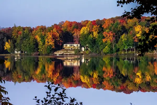 2023 Telephoto Fall Color Photos over Three-Lakes in the...