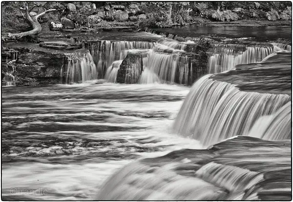 Tahquamenon Lower Falls Michigan U.P. by LarryRandle