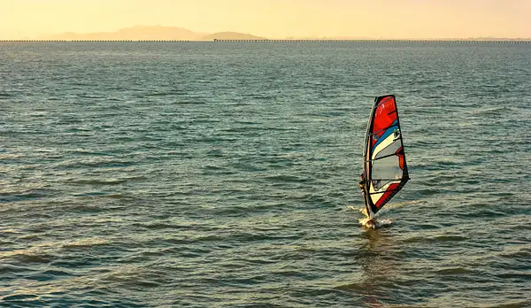 Wind Surfing in the SF Bay by Pixnpix