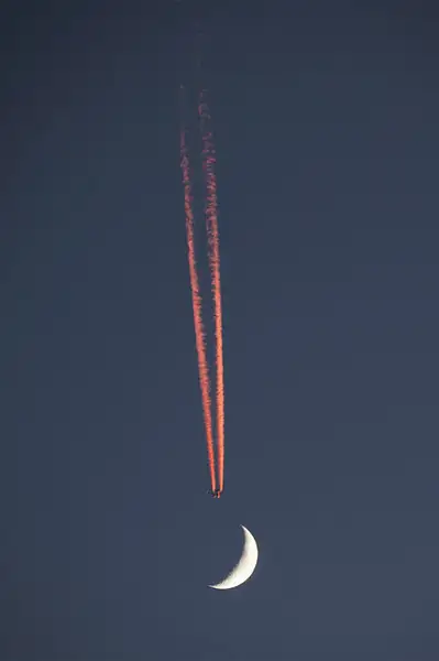 Plane-and-Moon by BayAreaYonsei