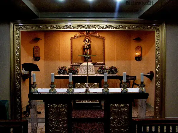 Cebu 02 - Inside Opus Dei Chapel by fatimakulit