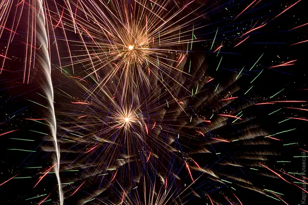 fireworks-21 by Alexey Kartashov