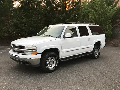 2002 Chevy Suburban 2500 White