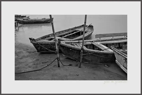 Gides2013@Slick-374-- Boats on Gange River, INDIA by...
