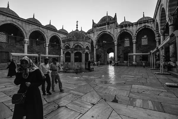 ISTANBUL The New Mosque by Gino De  Grandis