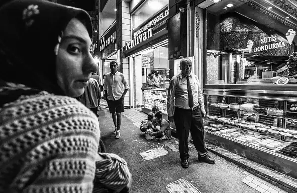 ISTANBUL - 10;20 pm by Gino De  Grandis