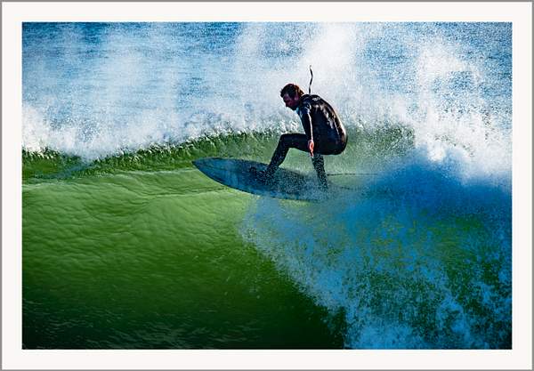 Surfing the edge by Gino De  Grandis