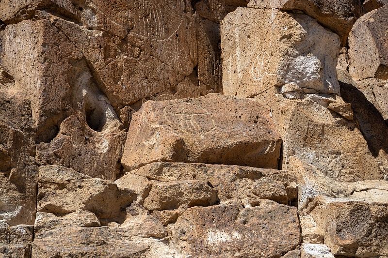 Petroglyphs East of Bishop CA-8