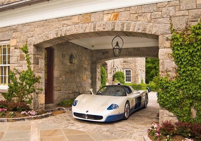 Private_Garages_From_Around_the_World_8