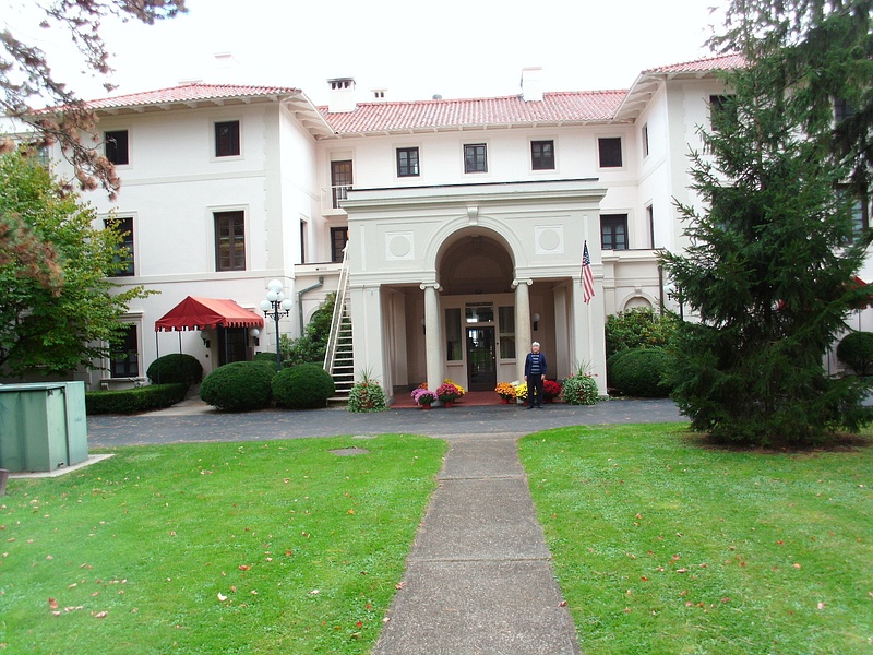Geneva on the Lake Inn Entrance